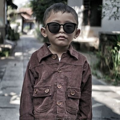 YudistLazzara's profile picture. egosentric plastic man