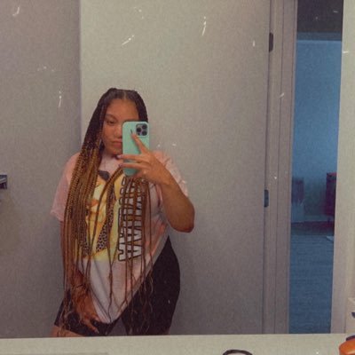 michalamills's profile picture. High Point University ‘19 ‘23 Alum /Faith Driven 🙏🏽 / 1908