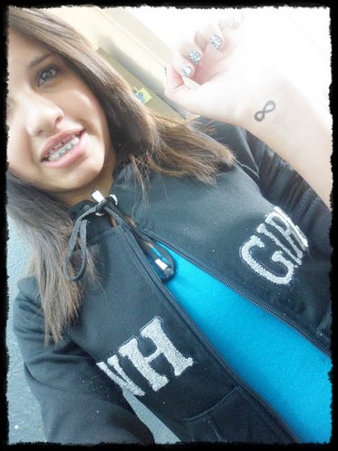 Não fico me esplicando, porque quem faz sentido é soldado....
*----*