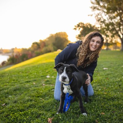 Digital marketer. Strategic communication student at @OhioStateComm. Clevelander. Animal lover. Advocate.

Profile and cover photos by Greg Murray Photography