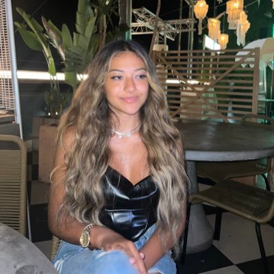 CarolFelicio7's profile picture. Make your 🫀the prettiest thing about you