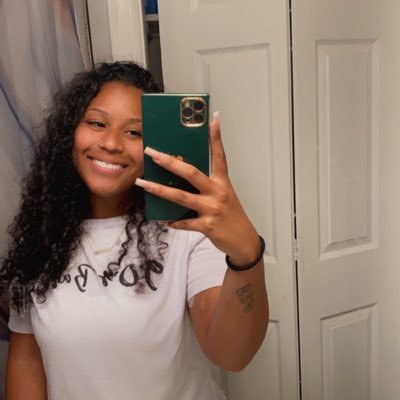 MO 👶🏽💜💛 ✈️ AL 🐝💛🖤 Alumna 2x | Your favorite Forensic Biologist🧬 |