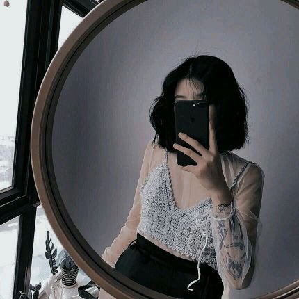 Iubitorose's profile picture. أرَكضّ حُرًا هكذَّا، بَلّا أصدِّقاء أو قصة حُب أو أمّل