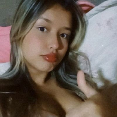 lobatoyaas's profile picture. loirinha :))