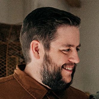 DetectiveBarnes's profile picture. Dad. Writer. Former Head of Publishing for a baking company. Never met a ghost, but open to it. Watch my horror short "The Helping Hand” on DUST. He/Him/His