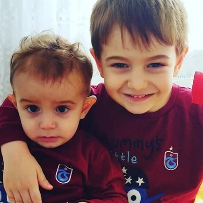 @Trabzonspor'lu olmanın verdiği gururu kalbimin en derin yerinde duran ötekilerden biriyim / Sema'mın eşi, Ahmet Onur ve Musa Alp'imin babasıyım / +18 /