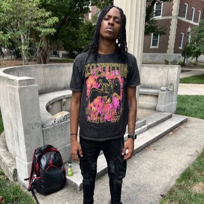 I like to motivate people follow me |UIUC ‘25 | ♒️ | 📸:_Sirsh | https://t.co/sagWDaYgJs SUB ON YT @SirshyTv