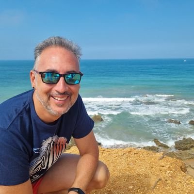 Periodista en @CanalSurRadio.
Cuenta PERSONAL y MUY VERDE.
Dirijo y presento #CambioClimático, primer programa de radio dedicado exclusivamente a este tema.