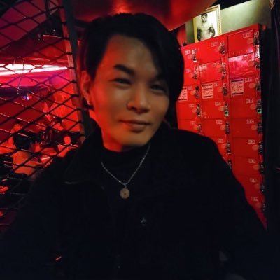 S指的是透過(欺負別人滿足自己來獲得快樂)M則是透過(犧牲自己滿足別人就會快樂)而這也可以表現在一個人平常的工作與待人處事。本人經營飾品.配件販售,連瑣實體店面及代客穿洞服務(耳.鼻.眉.唇.舌.肚洞.pa.陰環.植鑽台.入珠~等)不定期參與朋友私人聚會嚐試學習如何(控射.調教.綑綁.虐奴.玩針)🈲️玩煙.毒.無套