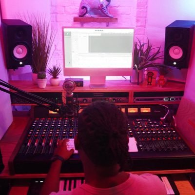 Producer | Engineer | Multi Instrumentalist 🎧🎛 👇🏾👇🏾👇🏾 Let me be YOUR producer 👇🏾👇🏾👇🏾