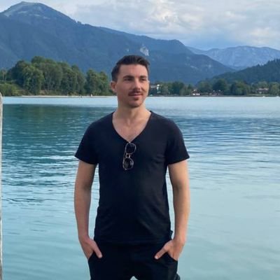 simonkra's profile picture. Stock & Crypto Investor