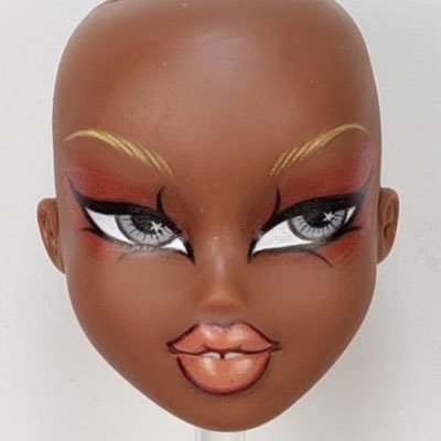 performer • goddess of chaos & discord • mrs mandimutsira-luthuli