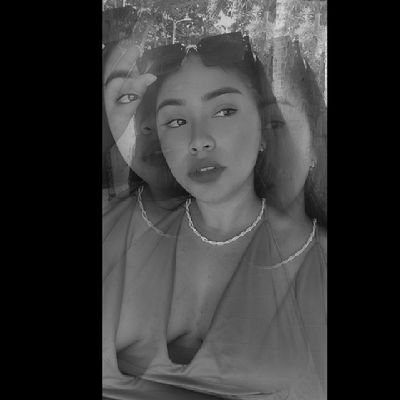 Comunicadora Comercial✒                                                    Comer, Reír, Bailar♡

GRL PWR✨

Yo me río por todo, hasta de mi misma