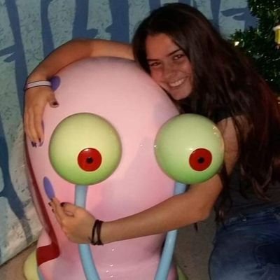 cara de abusada mas eufórica com vídeos de bichinhos