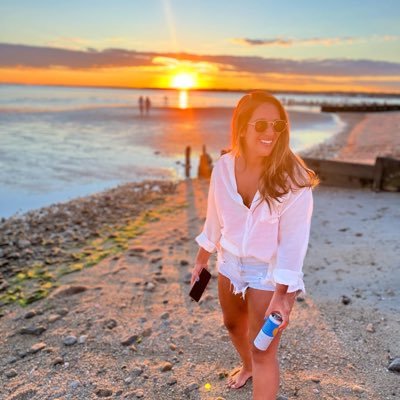 amva15's profile picture. Beach babe, Dog mom, CT, Home baker, @wfsbnews