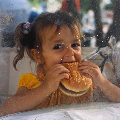 abrilgiri's profile picture. 