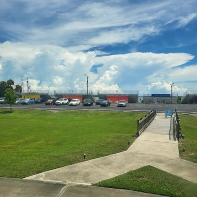 dont2000care's profile picture. 