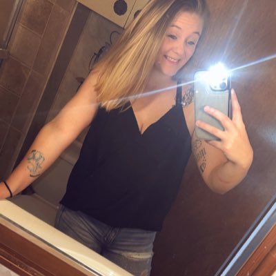 “Be who you are and say what you feel becuase those who mind don’t matter and those who matter don’t mind”✨