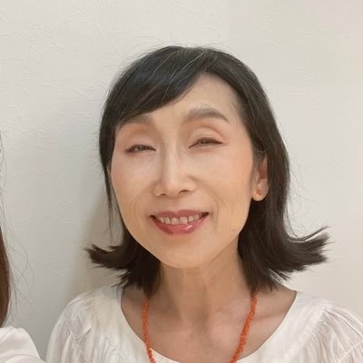 【心のヨガで癒しとHappy Life応援】ヨガやオレゴンでの日常をツイート✏️ ヨガ歴23年｜ヨーガ療法士｜日英両語でオンライン・対面セッション｜自己免疫疾患 #SLE 歴26年｜在米11年🇺🇸｜毎月気軽に瞑想会｜30分無料相談承り中｜ブログ↓｜宝塚市出身｜サブ垢@chiakismillie2