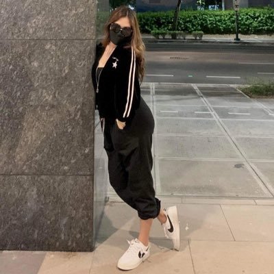☤