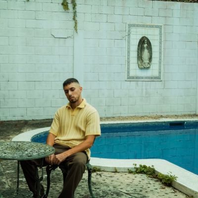 richerrrrrrr's profile picture. llorando en la limo y soñando en su cama