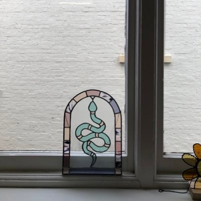 hollyoftheoakes's profile picture. 