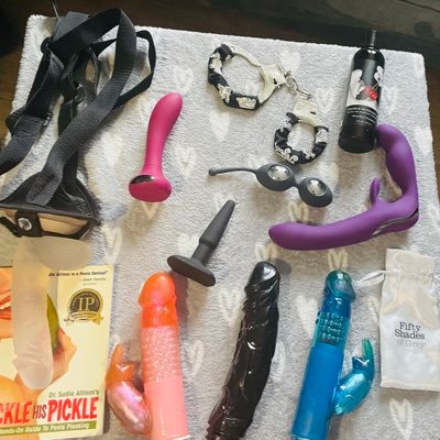 rockhardbits's profile picture. 