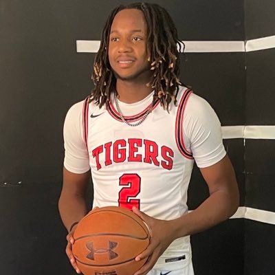 Biscuit48958273's profile picture. C/O 2023 |6’2| G Palmetto high school 🏀player.  Student Athlete 3.5 GPA