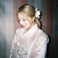 ` (@yunastzy) 's Twitter Profile