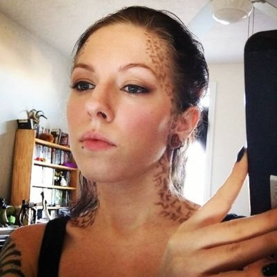 Microrapttor's profile picture. Rawr raptor, newly born Trekkie. (She/Her)