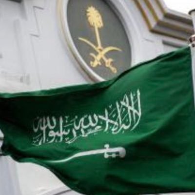 أنا من يتعاطاك