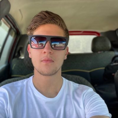 •Cantor, compositor e instrumentista 🎤🎸 •Ouça NAO CHEGOU AO FIM nas plataformas digitais!!!🎧👇👇 https://t.co/TNEoHdVLZZ