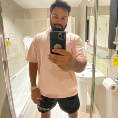 bharatweetz's profile picture. Aero