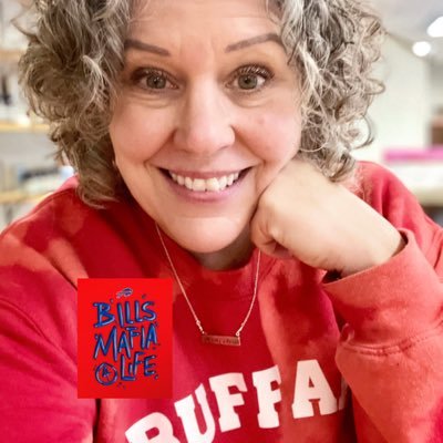 ❈#billsmafia ❈Life Coach ❈Balancing home+life ❈Home Sylist +Organizer ❈Rise+Shine Natural Health Biz #SuzieDitcherHome #TheSunshineReport 📍EVLNY 🦬☕️🏡