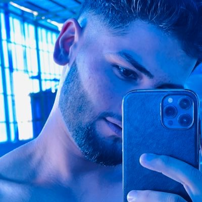 Hedayat0102123's profile picture. 