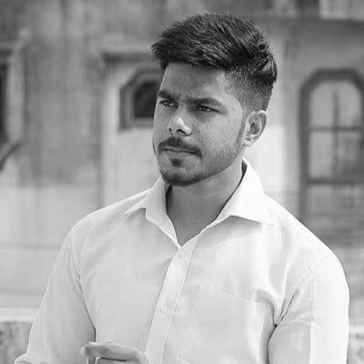 ॐ त्र्यम्बकं यजामहे सुगन्धिं पुष्टिवर्धनम् | उर्वारुकमिव बन्धनान्मृत्योर्मुक्षीय माऽमृतात्| हर हर महादेव।