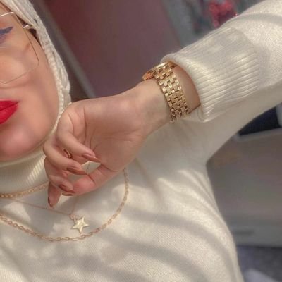 مصممهه جرافيك 
ومصوره فوتوغرافيه