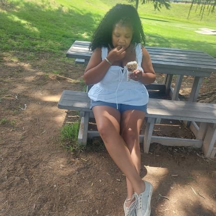 Introvert,shy,peaceful,laughs alot,cooking and baking