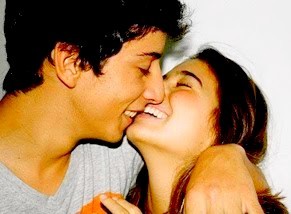 O teu sorriso me faz viver. (Contato: twitfake1@live.com)