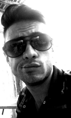 Menino de bem com a vida!!! http://t.co/KE0k6ofd90