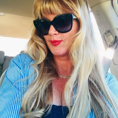 In Kit's Kit; Canadian Girl who Writes,Models/tv,QuasiFoodie♥Wine,♥Music&Arts,♥Equine, &L♥vs My Family/Pals Dearly! Fiat Lux!