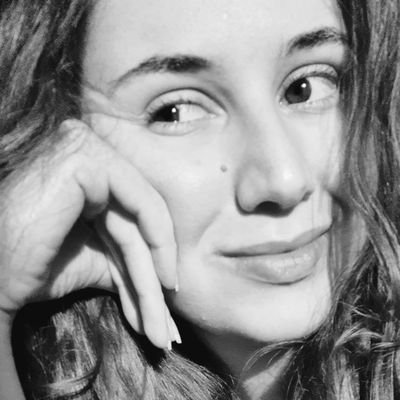 arquiteta e urbanista, fotógrafa de prédio, amante da dança e as vezes trainee do masterchef
