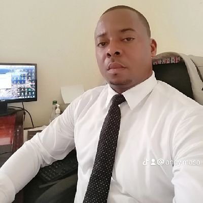 Ecuatoguineano, casado, padre de familia, Ingeniero Industrial especializado en Electricidad, funcionario del Ministerio de Industría y Energía.