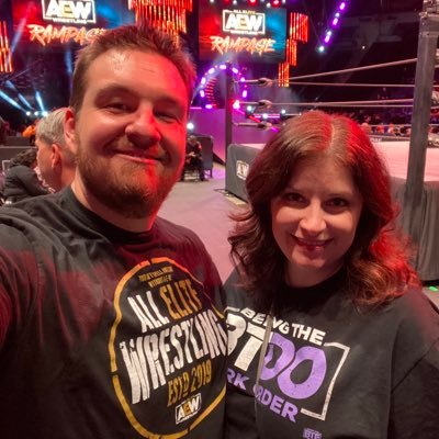 AEW fan 💜, AEW Heels member 👠, new mama 👩🏻‍🍼, former roller derby skater 🛼, Meteorologist ❄️⚡️