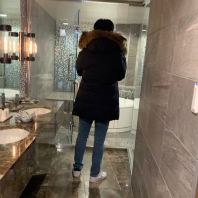 SunSundragon's profile picture. Crypto lover from 2018 | 旧帝大卒 | 大阪の地主の孫 | 農地改革でほぼ土地失った落ちぶれだが、所有者は未だにプライム市場上場企業とかに土地貸して働く必要ない。でももちろんお金貰えません。| DNA的に不労所得が好きで自分でダラダラと作っています。