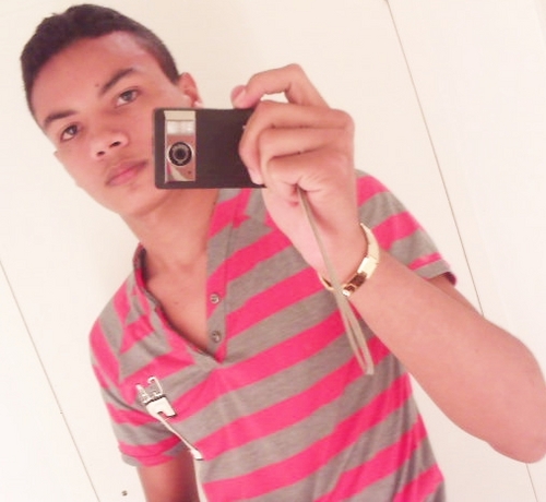 Cada passo que eu der
Seja oferta de LOUVOR,
Pois enquanto eu viver 
vou CANTAR do seu amor!!
#Deus (Yn) (8)
