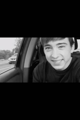 just a HUGE fan of @therealpsanders. follow my personal account: @amberrnicolee21 :)