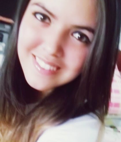 Corinthiana, Libriana, ironica, sentimental, super romantica, muito feliz, ciumenta até demais, chorona, aamo pessoas carinhosas (...) *-*