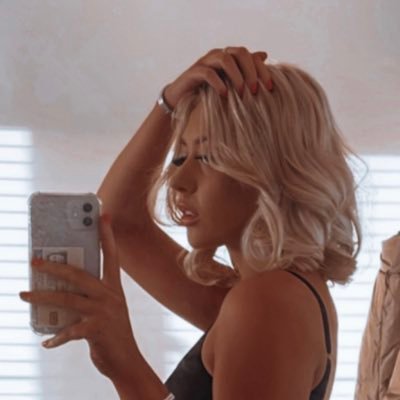 Moll1210's profile picture. 