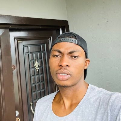 Hassanmovics's profile picture. Work in Progress…SWE ||Java & Python. Clean Lines!